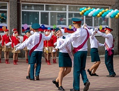 Во всех школах Благовещенска прозвенели последние звонки