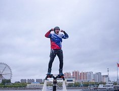 Впервые в Благовещенске гидрошоу на набережной озарил салют