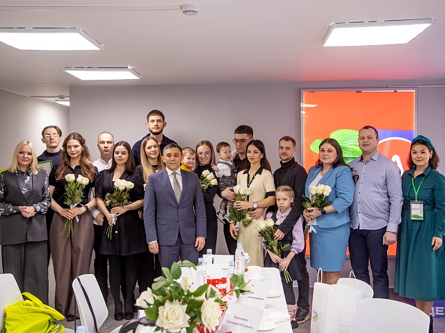 Мэр Благовещенска Олег Имамеев встретился со студенческими семьями Благовещенска