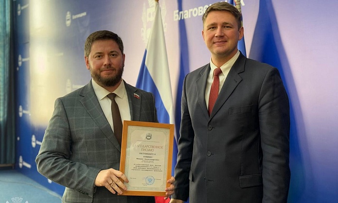 Почти век на маршруте: сотрудников благовещенской «Автоколонны 1275» поздравили с профессиональным праздником Почти век на маршруте: сотрудников благовещенской «Автоколонны 1275» поздравили с профессиональным праздником